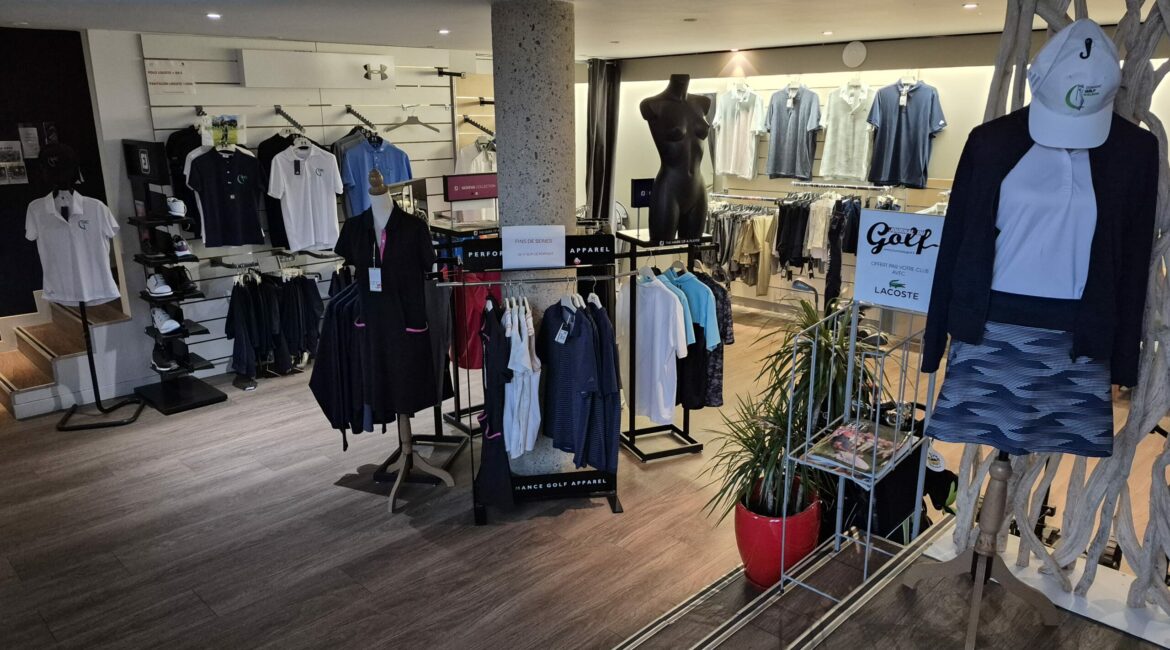 Découvrez le Pro Shop du Domaine Golf d'Albon : clubs, chaussures, vêtements, accessoires golf pour hommes, femmes, enfants. Expert conseil Drôme.