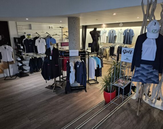 Découvrez le Pro Shop du Domaine Golf d'Albon : clubs, chaussures, vêtements, accessoires golf pour hommes, femmes, enfants. Expert conseil Drôme.