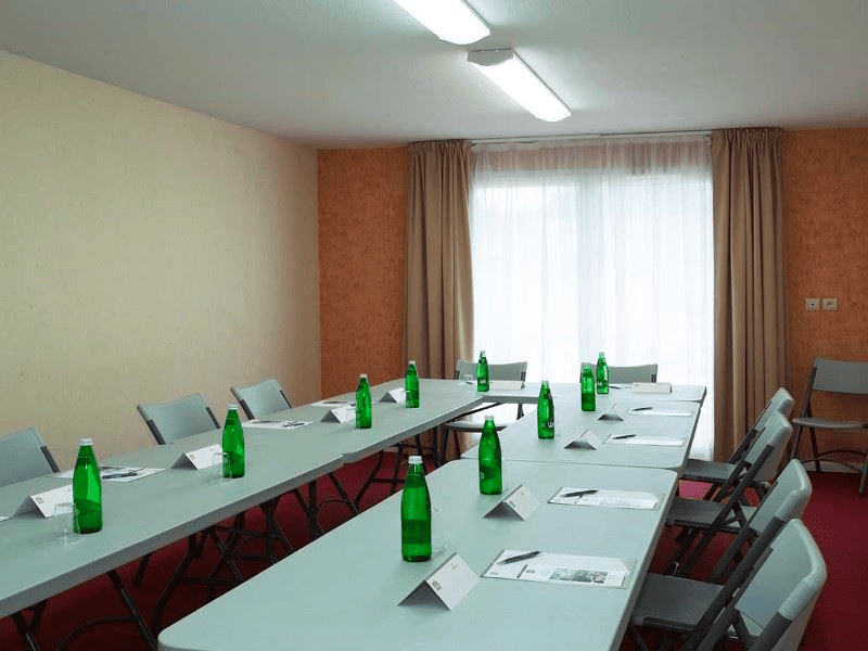 Découvrez comment le Domaine Golf d'Albon transforme vos sessions de coaching en expériences inoubliables grâce à ses 4 salles de formation dans un cadre naturel exceptionnel.