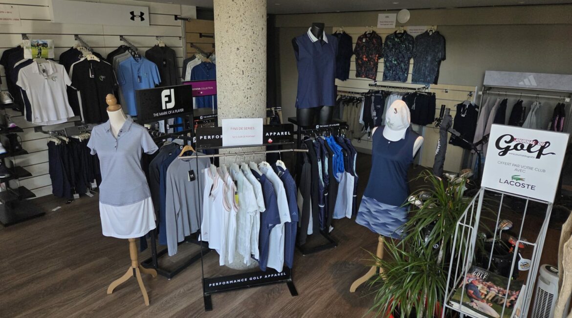 Découvrez le style golf au Pro Shop du Domaine Golf d'Albon : collections tendance, looks élégants et mode golfique premium en Drôme.