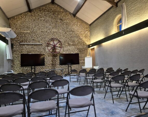 Louez votre salle de formation entre Lyon et Valence : 4 espaces équipés sur 120 hectares, terrasse panoramique, A7 sortie 12. Devis ☎ 04 75 03 03 90