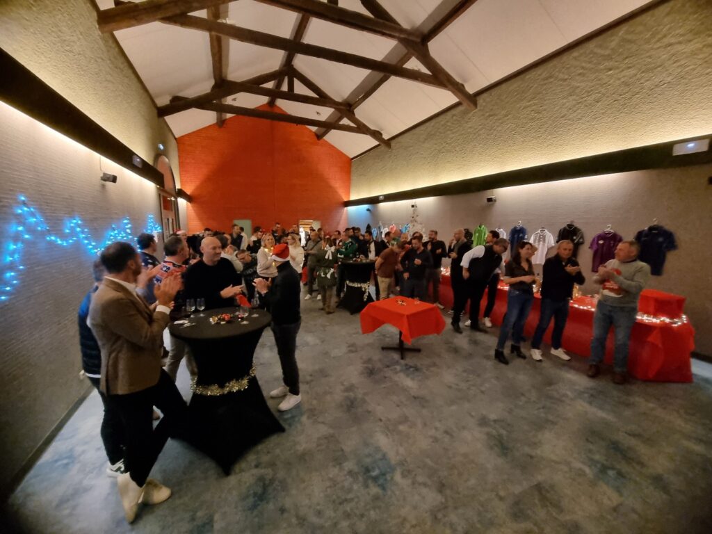 Réserver séminaire entreprise Rhône-Alpes au Domaine Golf d'Albon : 120 hectares de nature, salle 145 m², Lyon 45min. Cadre naturel inspirant pour événements corporate réussis.